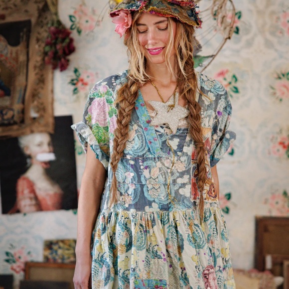 🍓MAGNOLIA PEARL APPLIQUÉ TAIGE DRESS🍓 - Picture 5 of 11